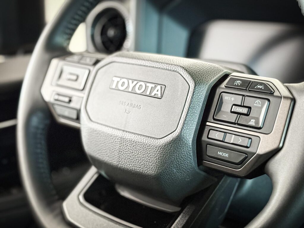 Toyota Land Cruiser  2.8 8AT Diesel, EXECUTIVE + Skyview