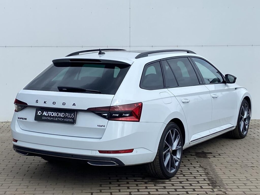 Škoda Superb  2.0 TDI 4x4 DSG / 147 kW SportLine