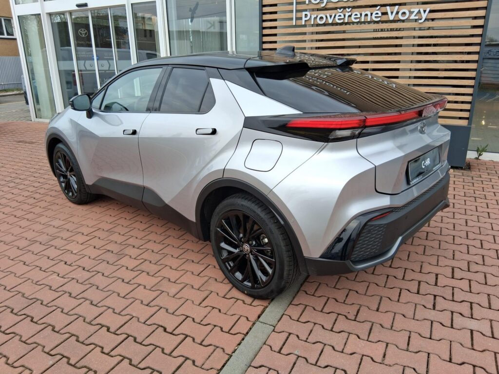 Toyota C-HR  2,0 PHEV 4X2 GR SPORT