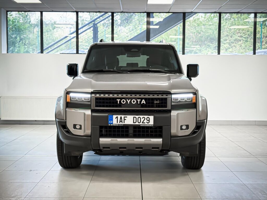 Toyota Land Cruiser  2.8 8AT Diesel, EXECUTIVE + Skyview