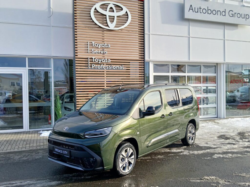 Toyota Proace City Verso  1,5D 160k 6MT Family 7s