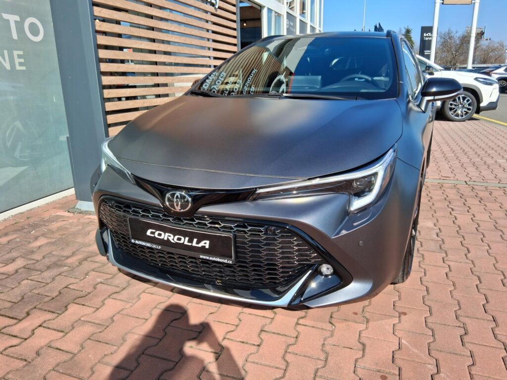 Toyota Corolla  2,0 HEV GR SPORT - MATNÁ ŠEDÁ