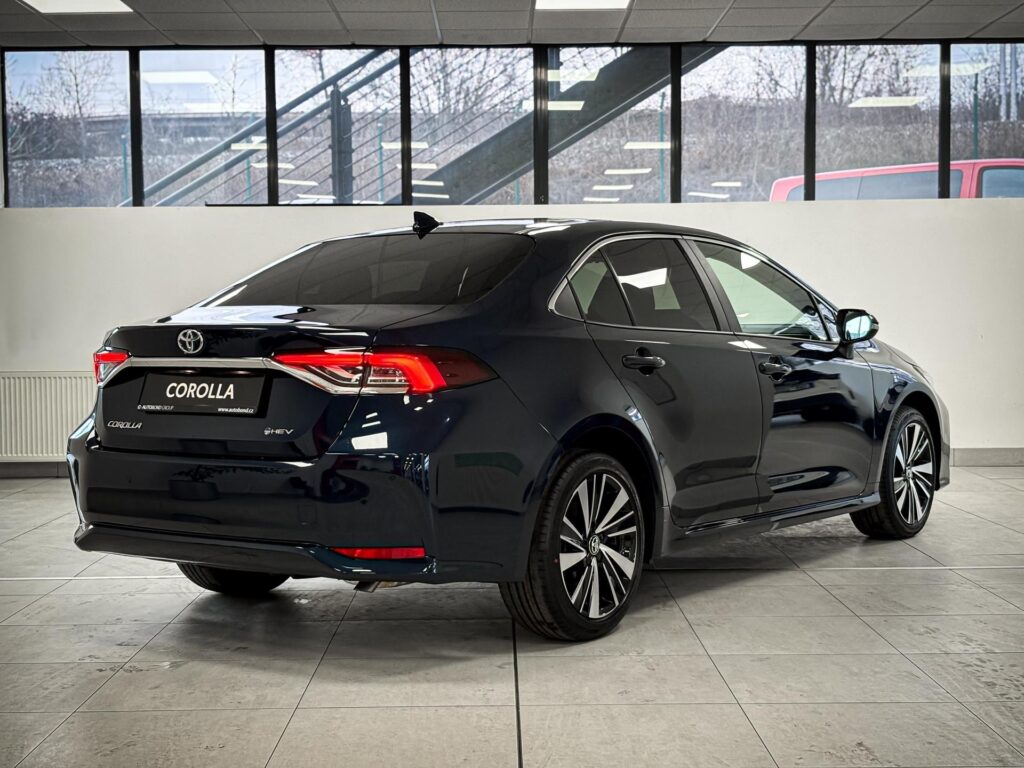 Toyota Corolla  1,8 Hybrid, (pohon 4x2), Style