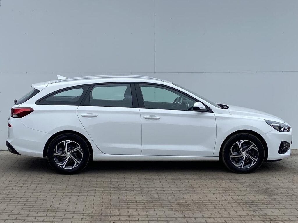 Hyundai i30  1.5 DPi 110k Family Comfort Tažné