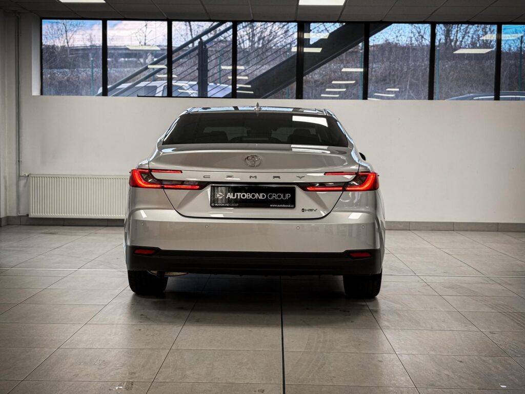 Toyota Camry  2.5 Hybrid, CVT, Executive