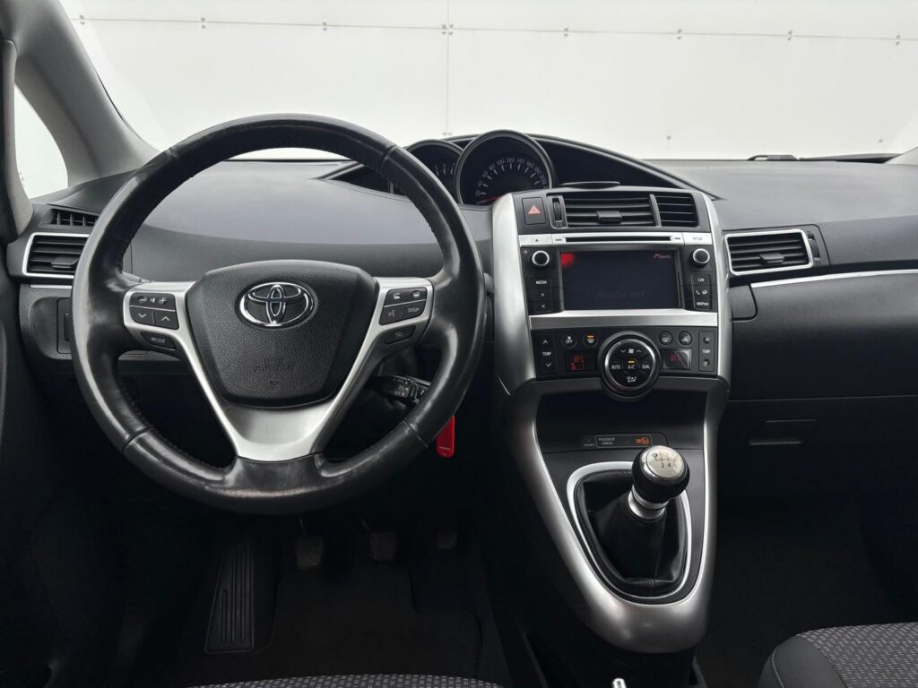 Toyota Verso  1.8 VVT-i Active