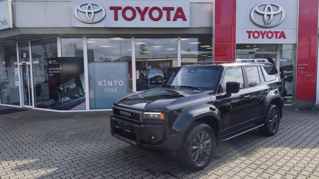 Toyota Land Cruiser  2.8 DIESEL MHEV EXECUTIVE SKYVIEW