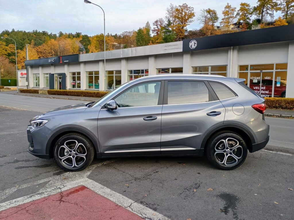 MG ZS  ELEGANCE 1.5 85kW 4×2 5MT