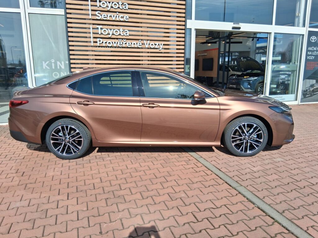 Toyota Camry  2,5 HEV PRESTIGE