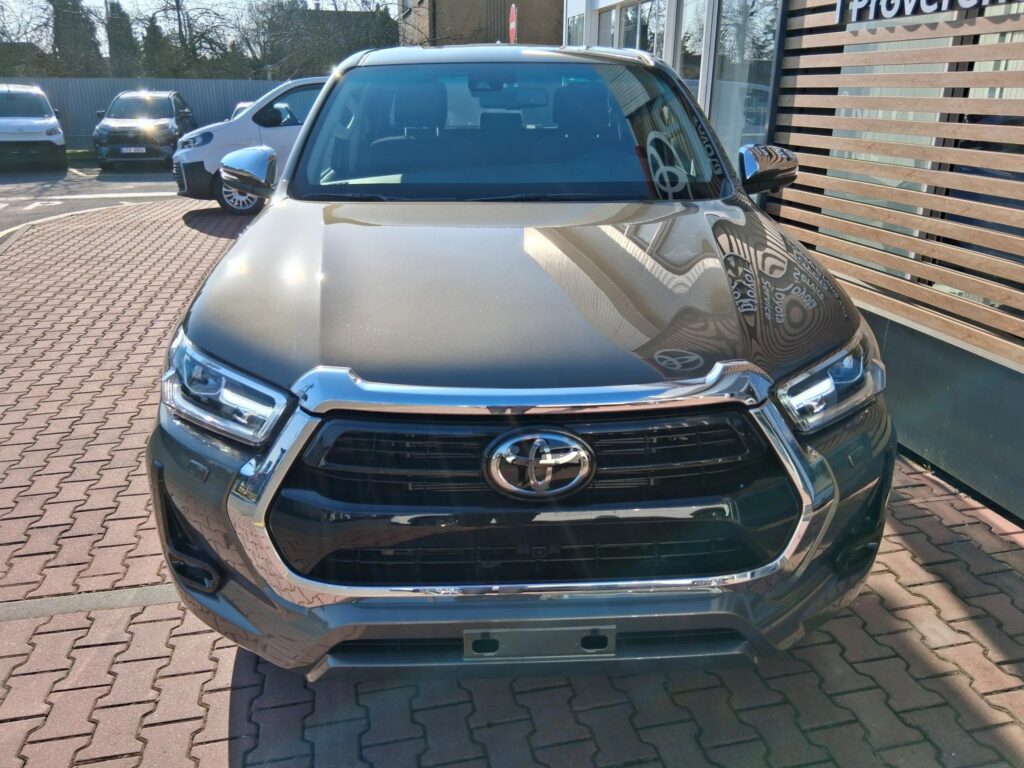 Toyota Hilux  2,8D-4D 205K EXECUTIVE - PAKET CARGO + TZ+ OBLOŽENÍ NÁK.PROSTORU