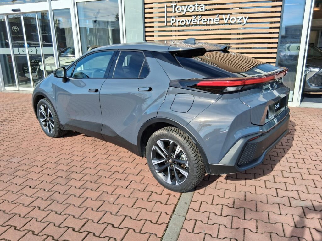 Toyota C-HR  2,0 PHEV 4X2 STYLE