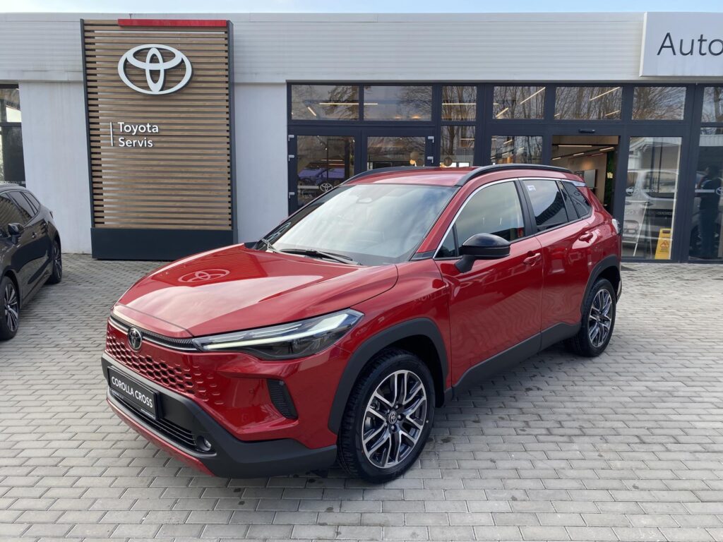 Toyota Corolla Cross  1.8 HEV STYLE + zimní kola
