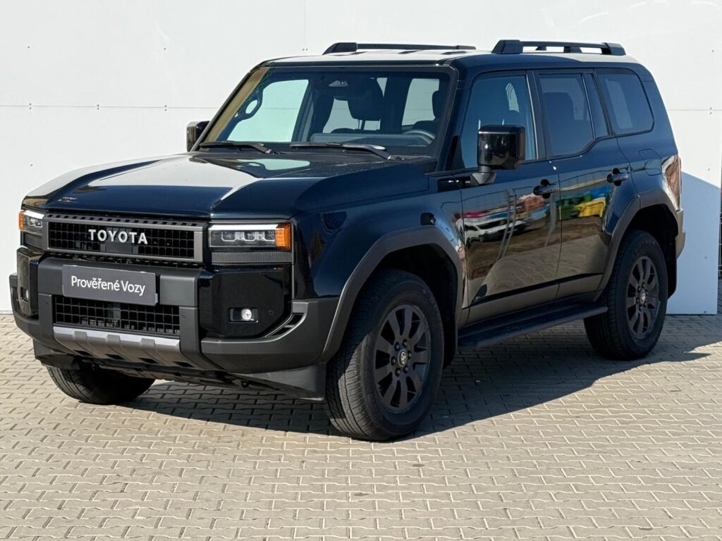 Toyota Land Cruiser  2.8 D-4D 6AT Invincible