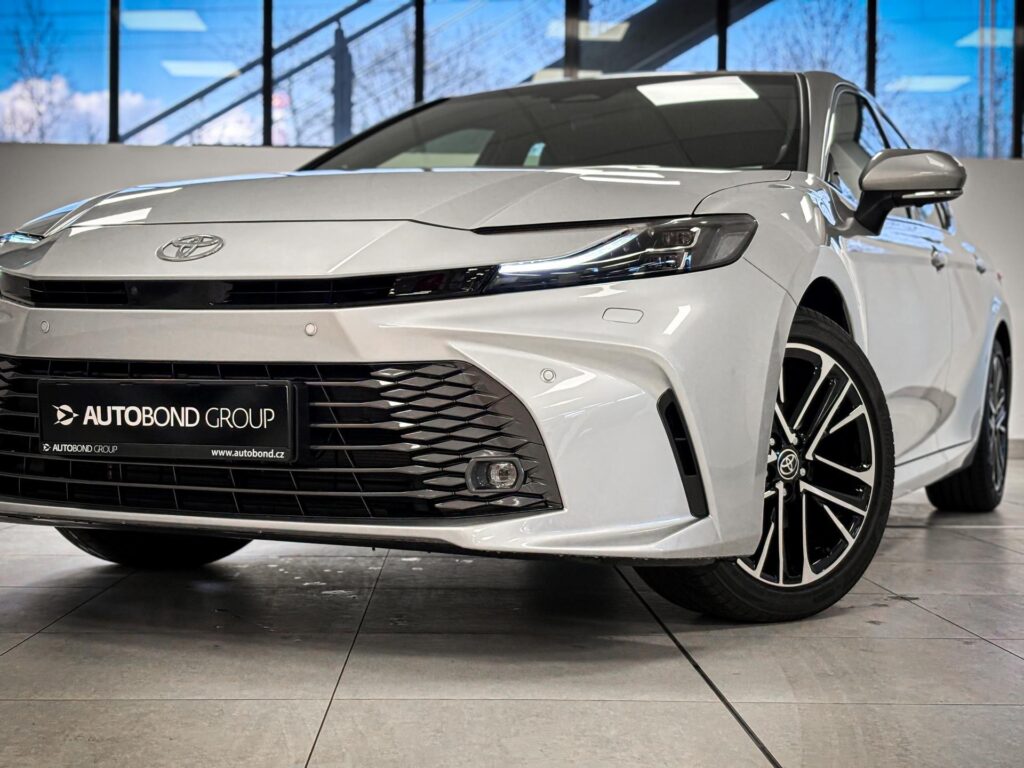 Toyota Camry  2.5 Hybrid, CVT, Executive