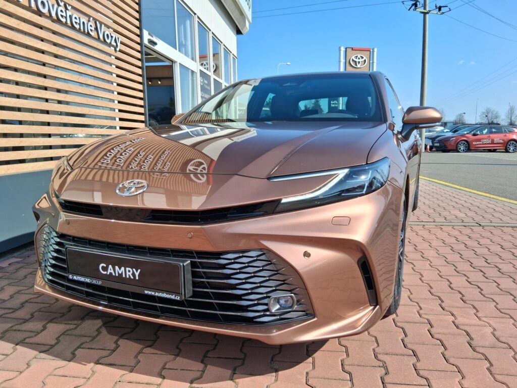 Toyota Camry  2,5 HEV PRESTIGE
