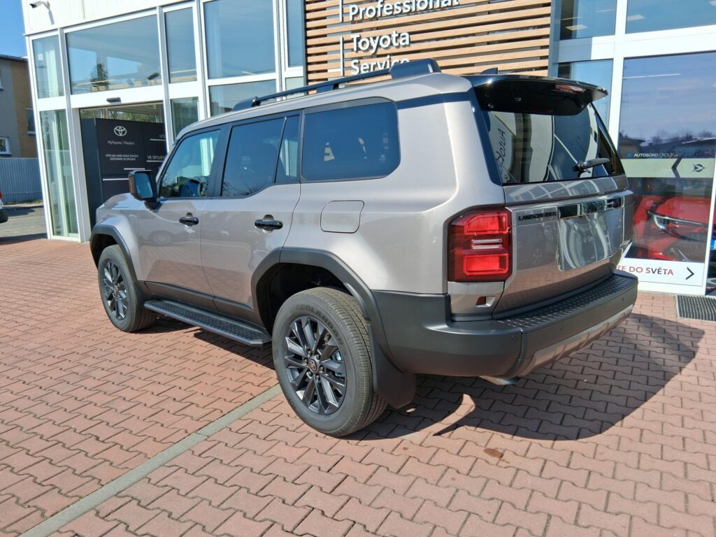 Toyota Land Cruiser  2,8 MHEV EXECUTIVE + SKYVIEW