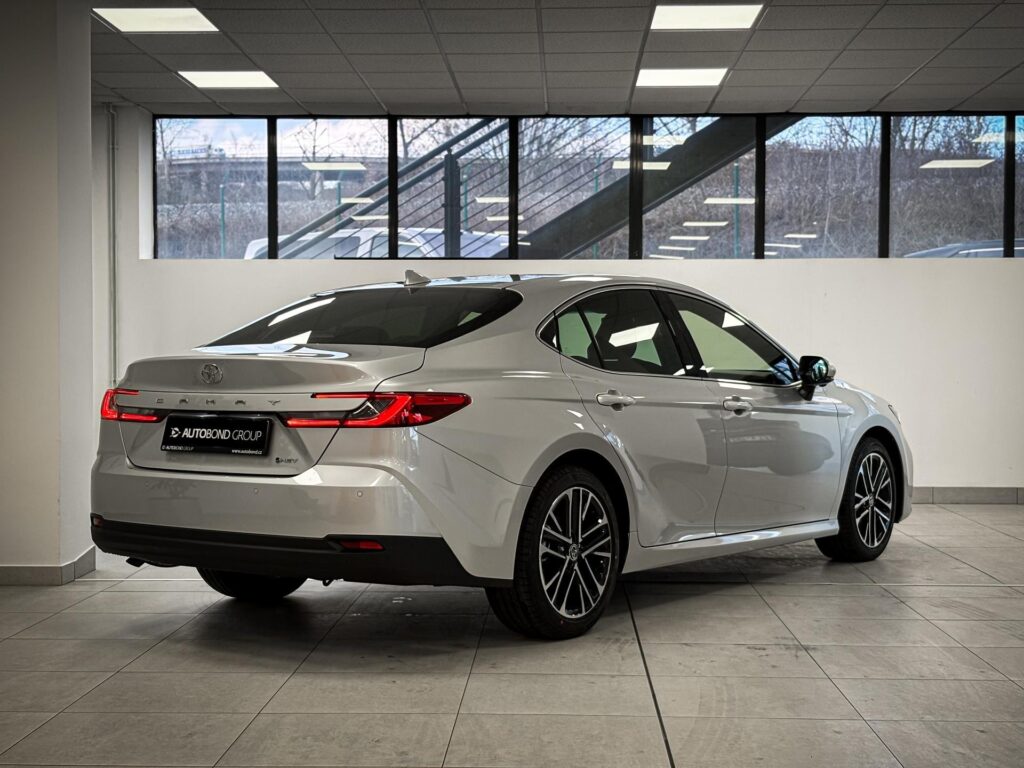Toyota Camry  2.5 Hybrid, CVT, Executive