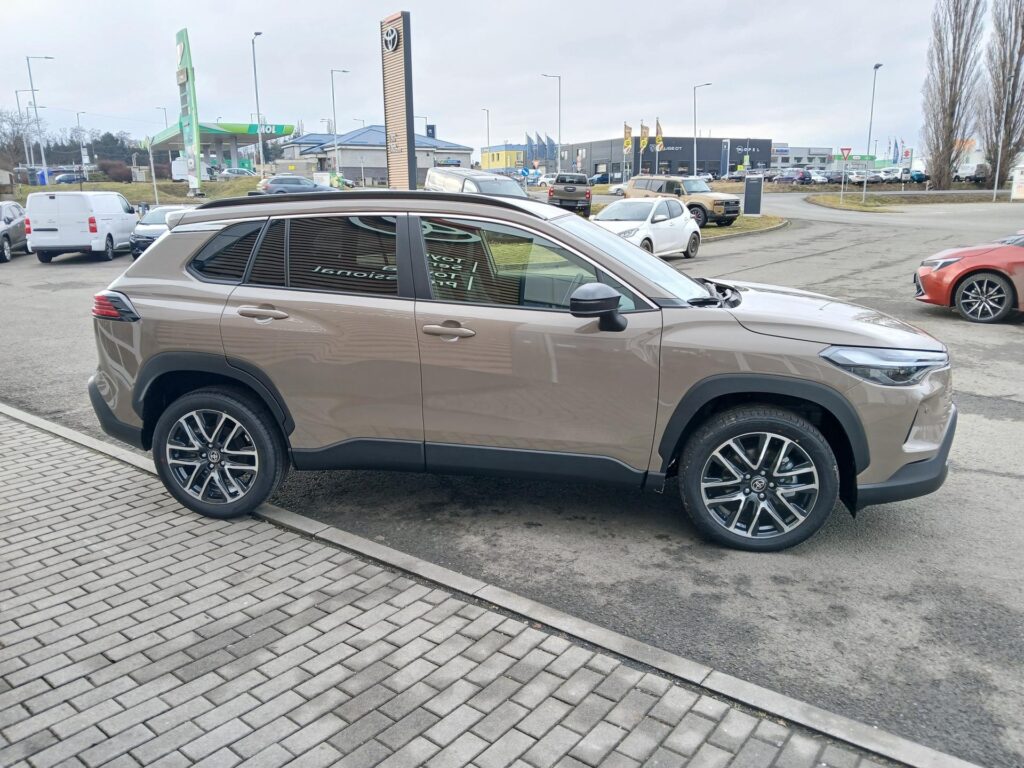 Toyota Corolla Cross  1.8 HEV 140k Style