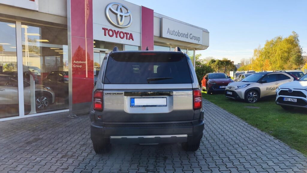 Toyota Land Cruiser  2.8 DIESEL MHEV EXECUTIVE SKYVIEW