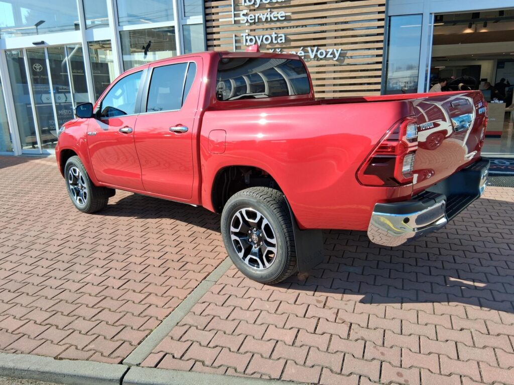 Toyota Hilux  2,8D-4D 205K EXECUTIVE