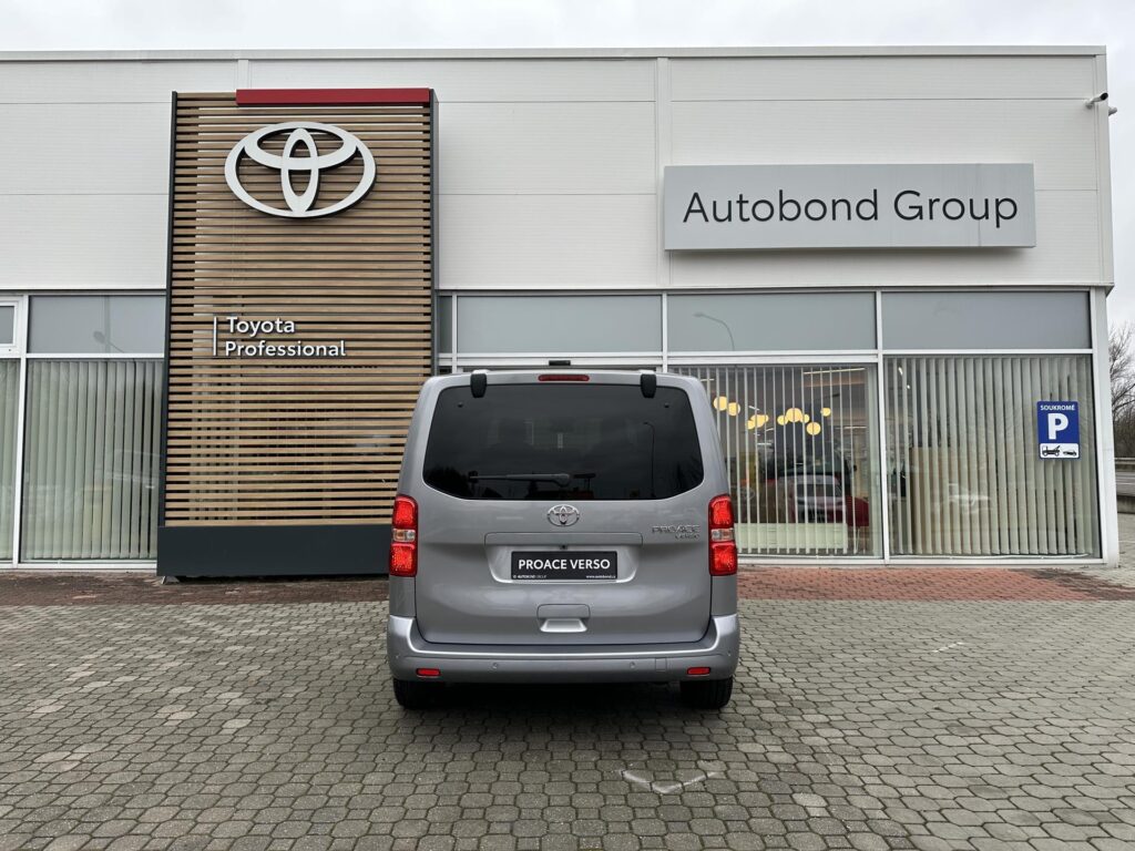 Toyota Proace Verso  2.0D 8AT Family 8S + Tažné zařízení
