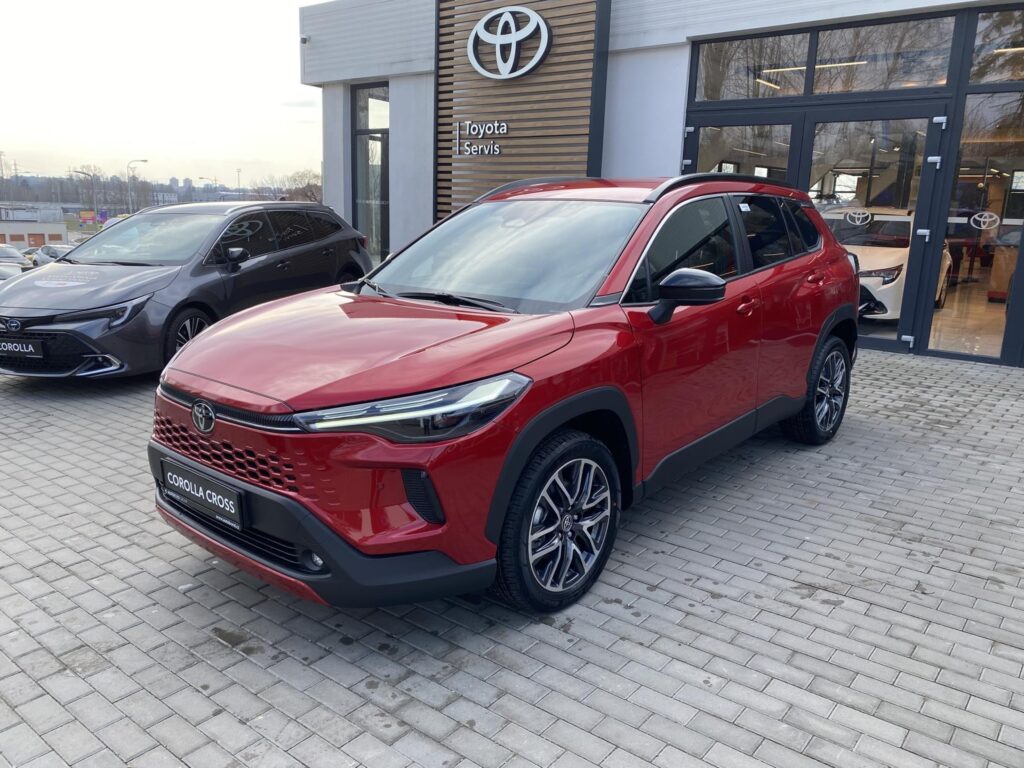 Toyota Corolla Cross  1.8 HEV STYLE + zimní kola