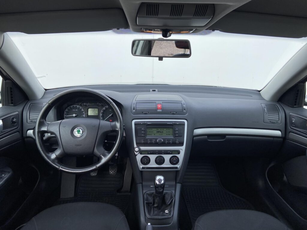 Škoda Octavia  1.6 MPI / 75 kW Elegance