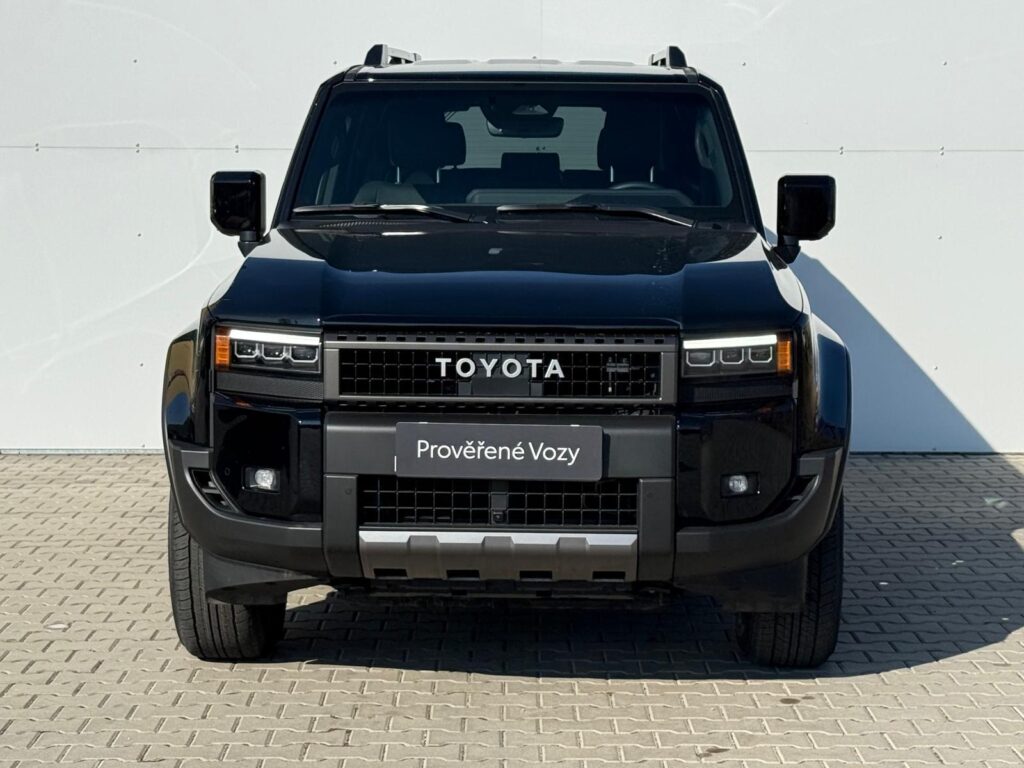 Toyota Land Cruiser  2.8 D-4D 6AT Invincible