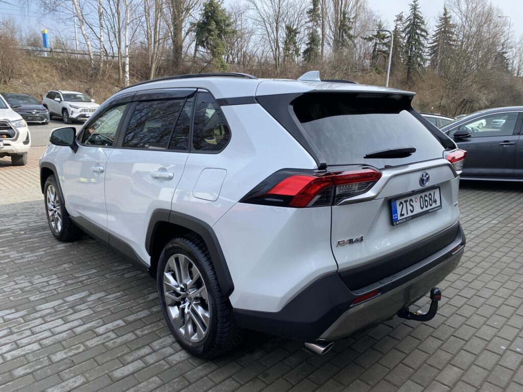 Toyota RAV4  2.5 HEV 4x4 Executive JBL + tažné