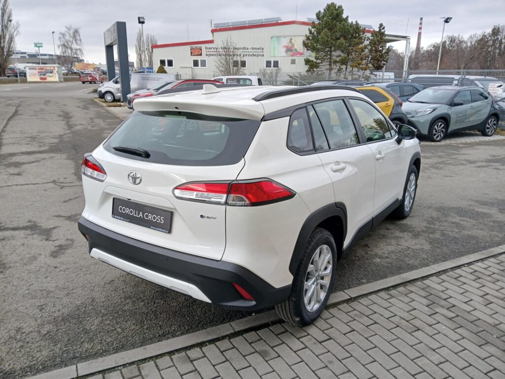 Toyota Corolla Cross  1.8 HEV 140k Comfort Business