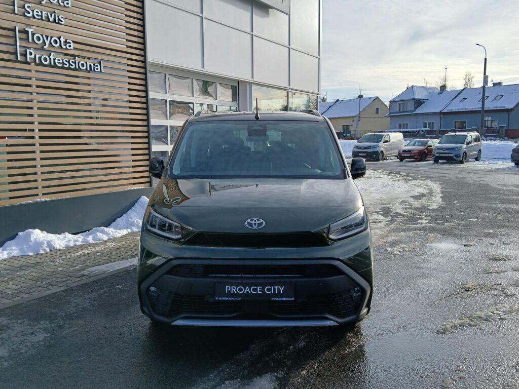 Toyota Proace City Verso  1,5D 160k 6MT Family 7s