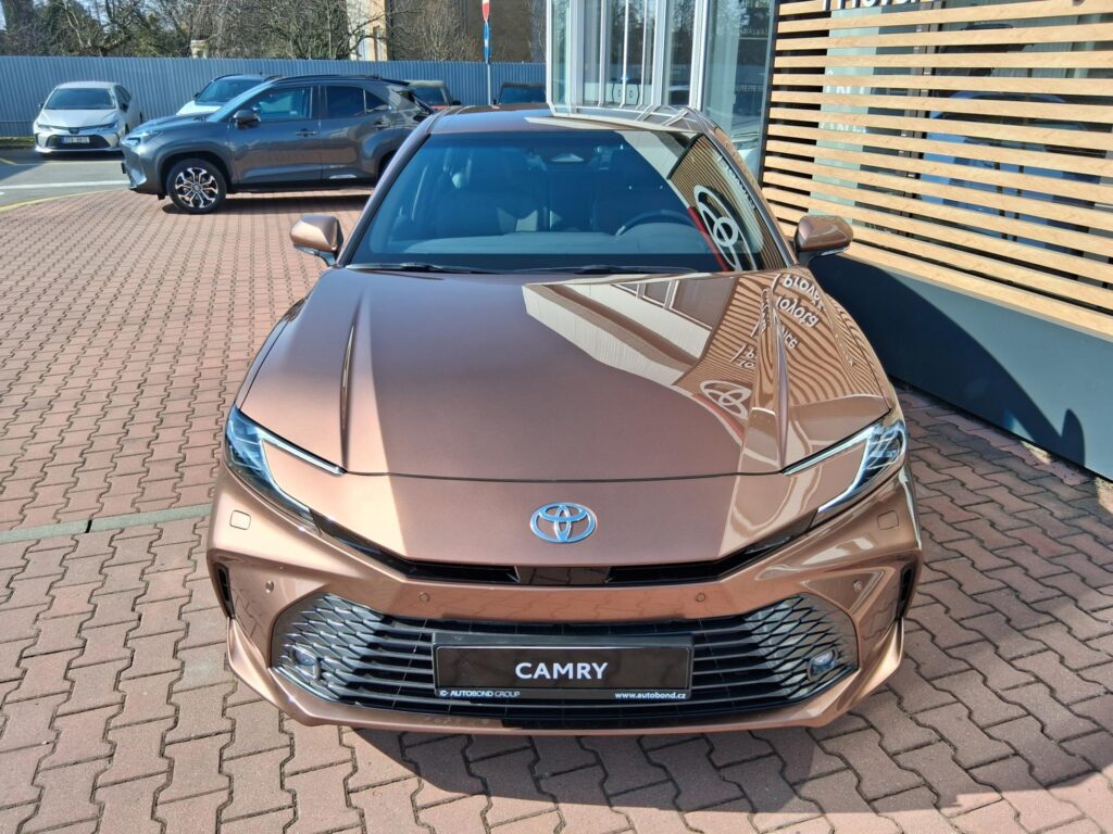 Toyota Camry  2,5 HEV PRESTIGE