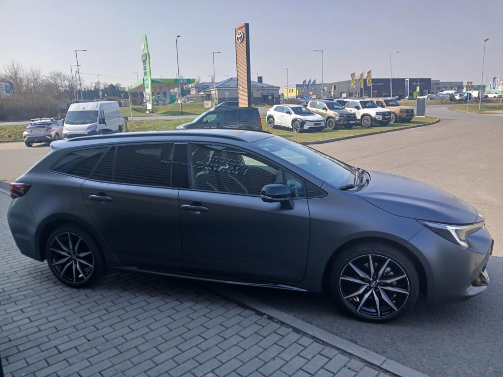 Toyota Corolla  2.0 HEV E-CVT, GR Sport