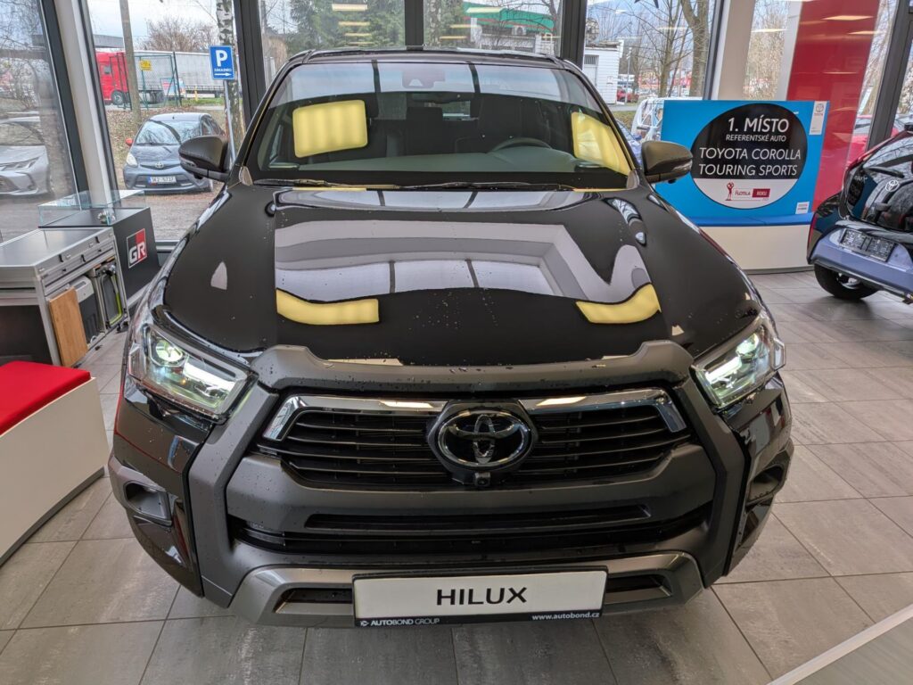 Toyota Hilux  Invincible 2,8 D-4D (204 k) 6AT