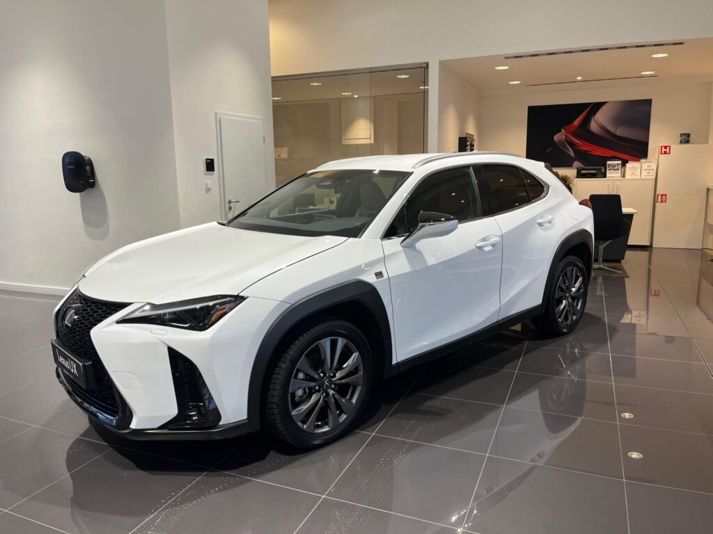 Lexus UX 300h  F Sport Desing
