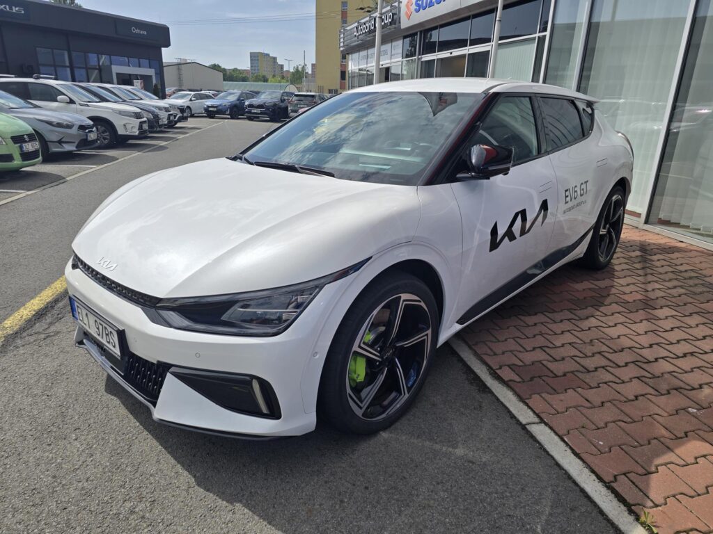 KIA EV6  GT 430 kW akumulátor 77,4 kWh, Synchronní AC elektromotor