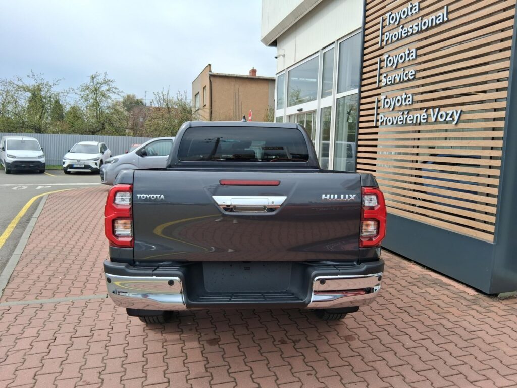 Toyota Hilux  2,8 D-4D 205K  EXECUTIVE