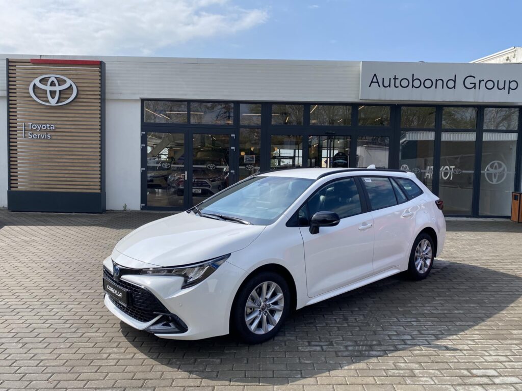 Toyota Corolla  1.8 HEV Comfort Tech + zimní kola