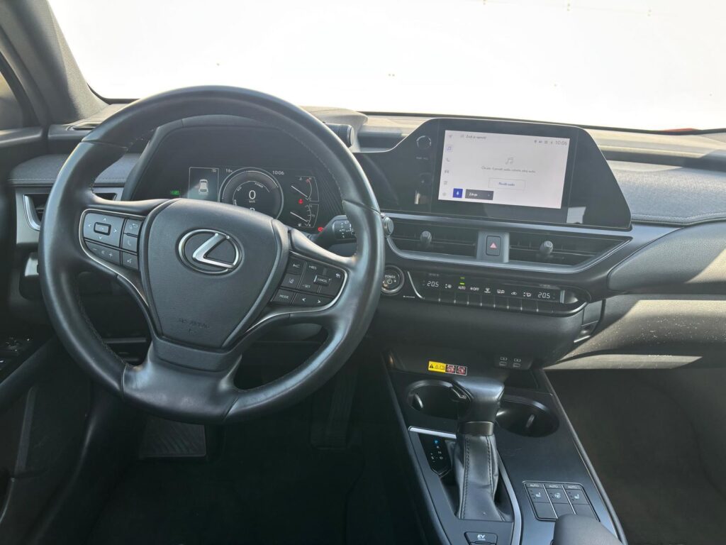 Lexus UX 250h  2,0 HSD e-CVT F Sport Design E-FOUR