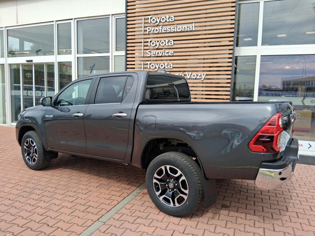 Toyota Hilux  2,8 D-4D 205K  EXECUTIVE