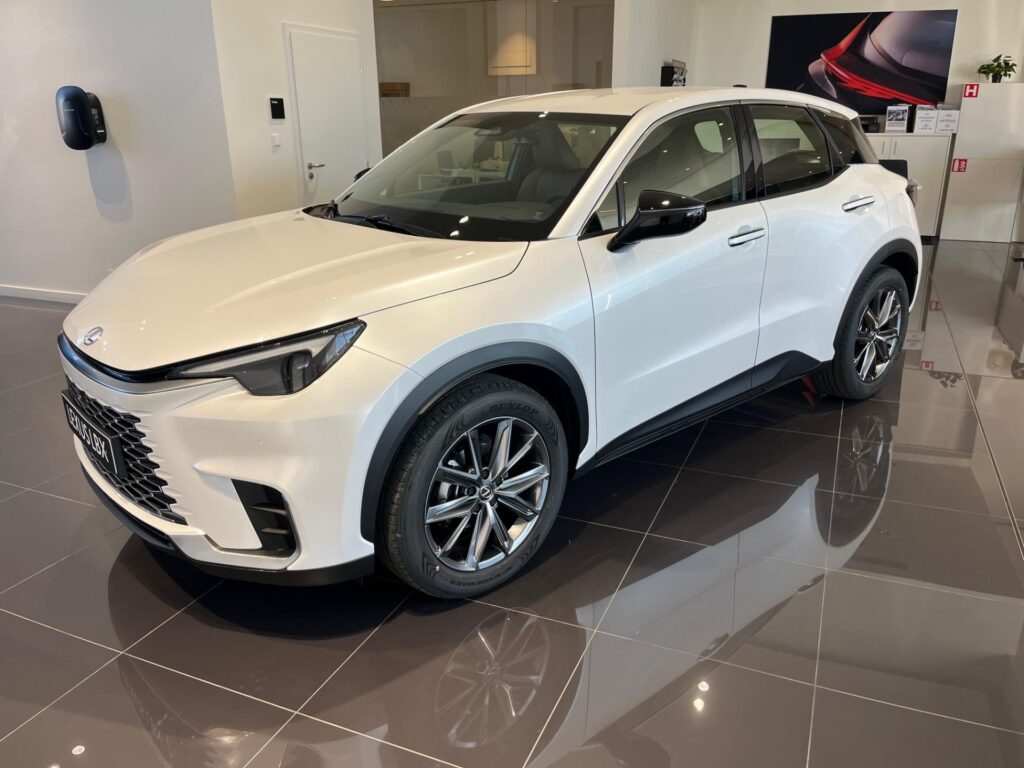 Lexus LBX  Elegant Tech Black