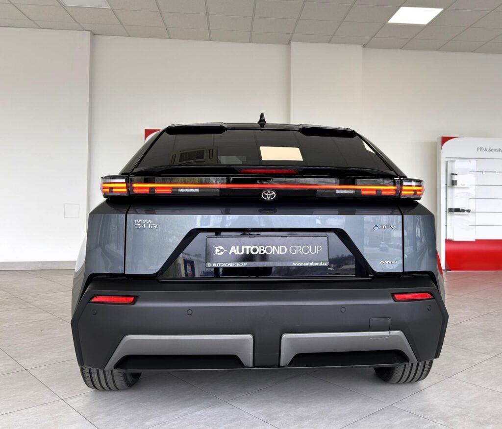 Toyota C-HR  C-HR+, Executive + VIP (4x4)