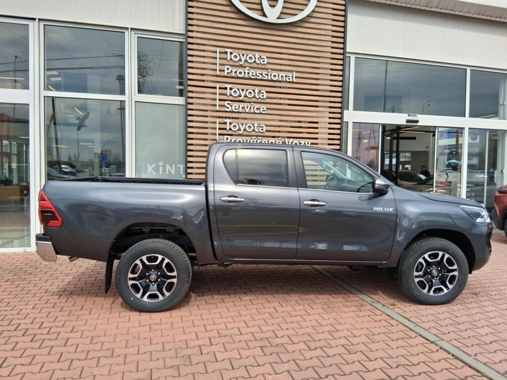 Toyota Hilux  2,8 D-4D 205K  EXECUTIVE