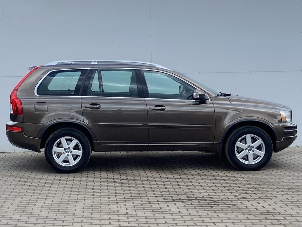 Volvo XC90  2.4 D5 147kW AWD AT Kinetic