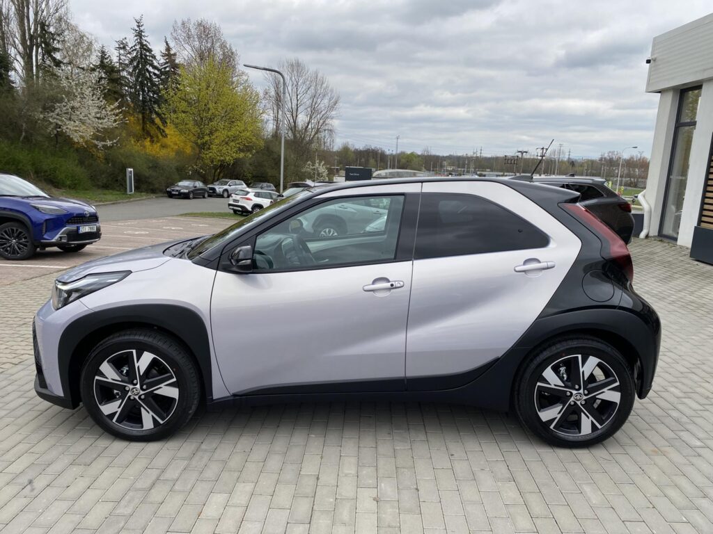 Toyota Aygo X  1.5 HEV STYLE SMART