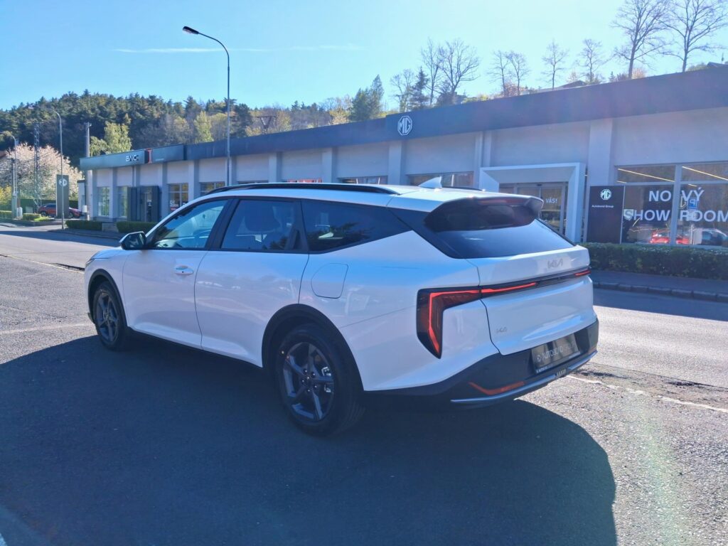 KIA K4  EXCLUSIVE 1.6 T-GDi 110kW 7DCT