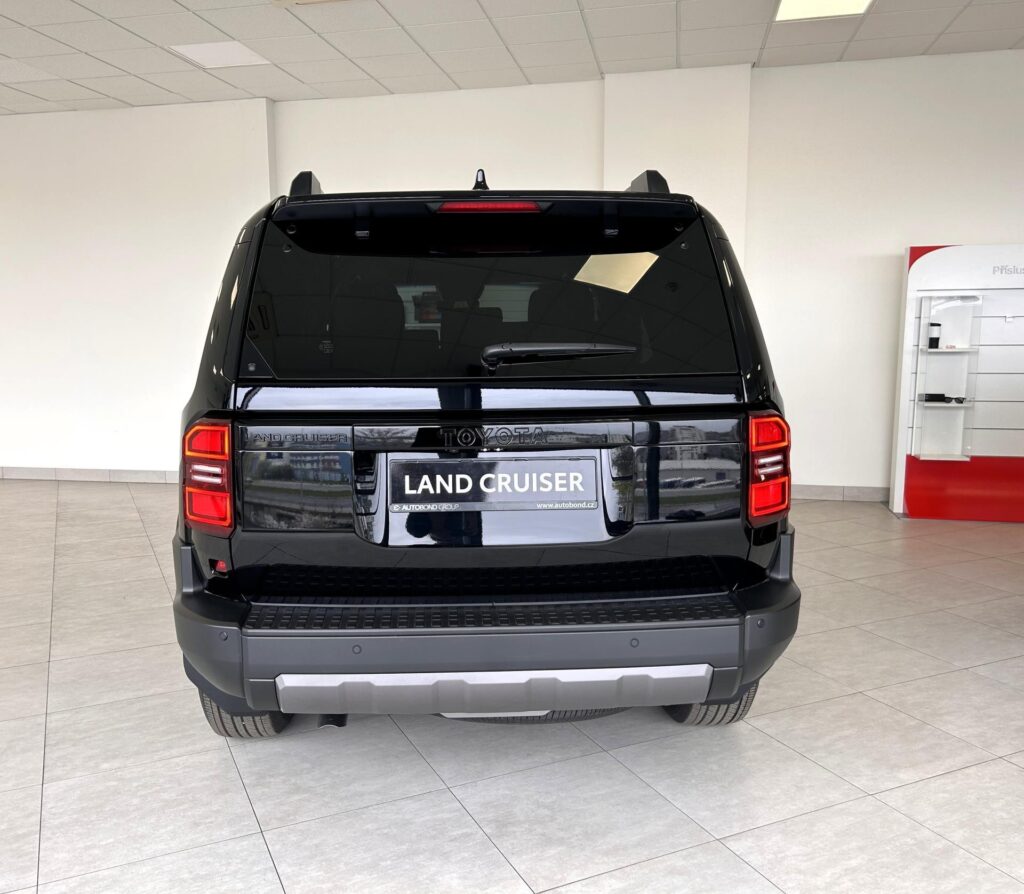 Toyota Land Cruiser  2.8D MHEV 8AT 4x4,Exe. Skyview