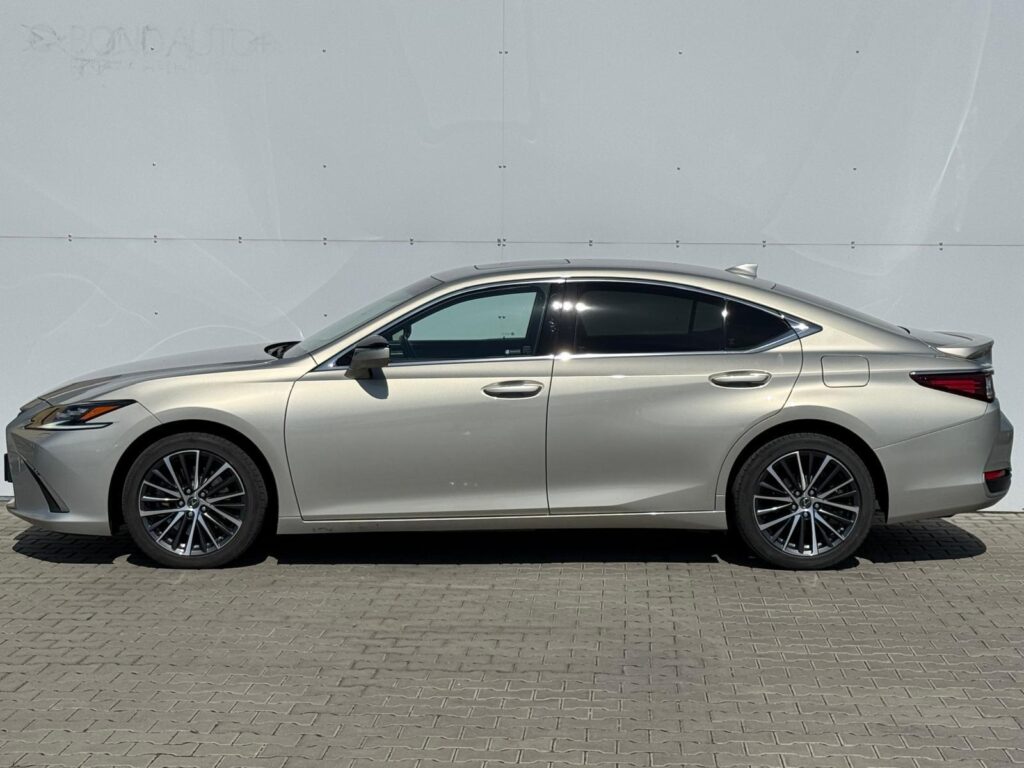Lexus ES 300h  2,5 HSD e-CVT Prestige TOP