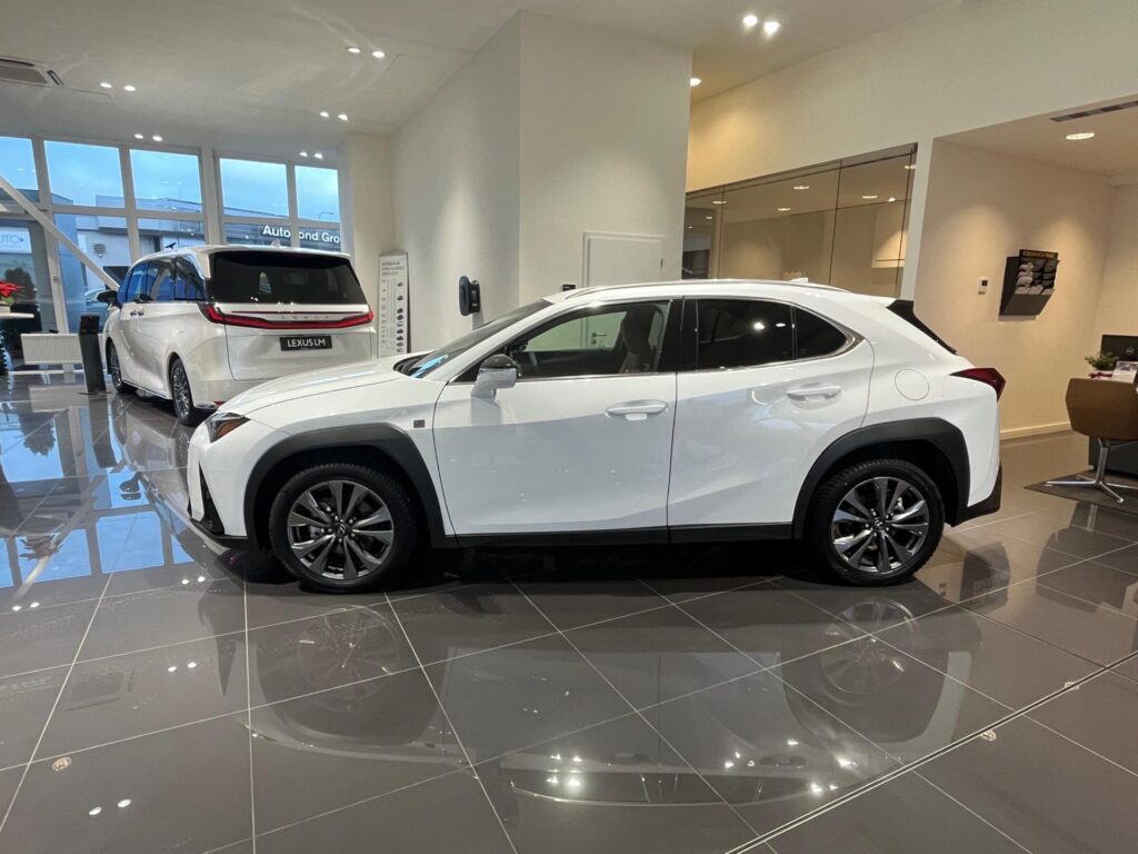 Lexus UX 300h  F Sport Desing