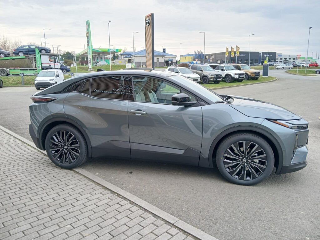 Toyota C-HR  Executive BEV 77 kWh 343 koní 4×4